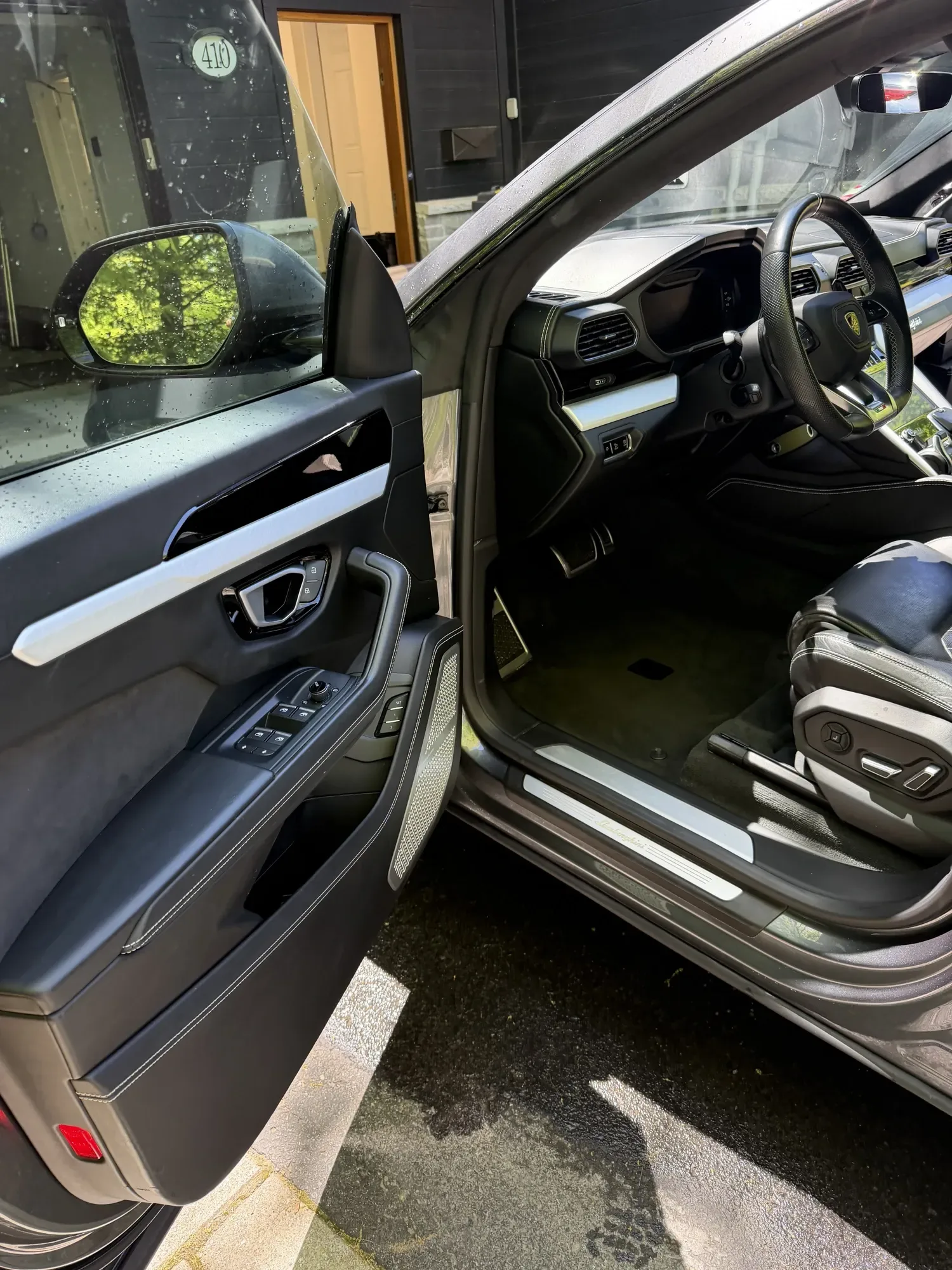 Urus Front Seat Restoration — car detailing in Rockcliffe Park, Ottawa